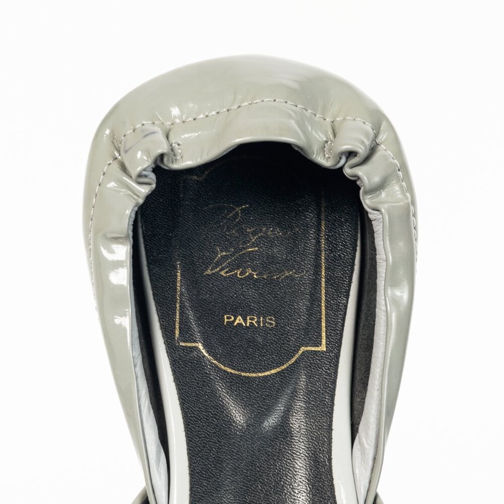 Roger Vivier Chips Grey Patent Leather Buckle Scrunch Flats - Picture 10 of 10